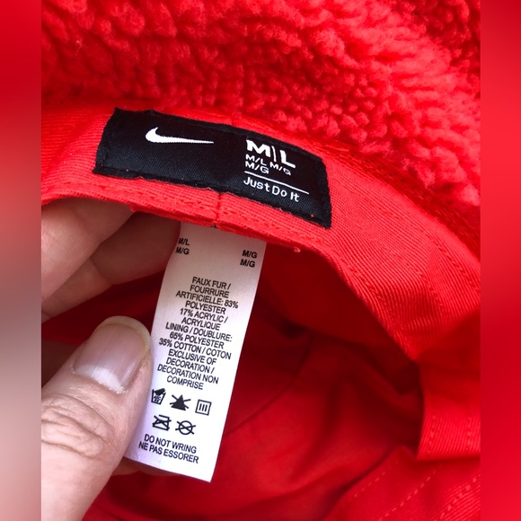 2/$30 - set of 2 kids Nike fuzzy bucket hats (NWT) - Picture 2 of 4